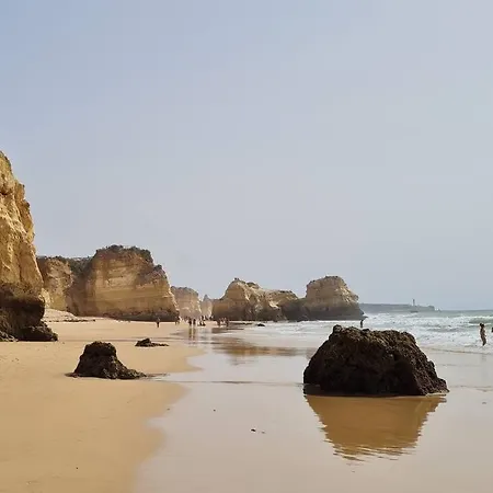 Vista Bonita With Views On The Ocean And The Hills ポルティマン