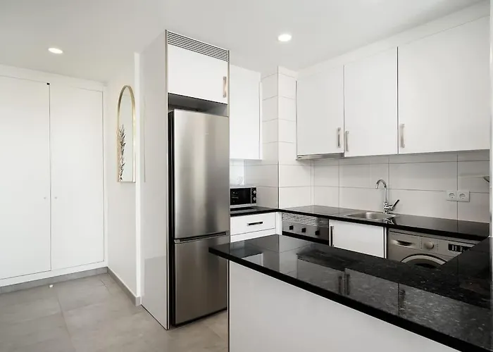 Vista Bonita With Views On The Ocean And The Hills