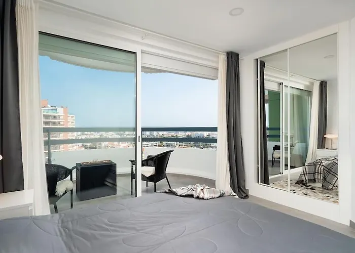 Vista Bonita With Views On The Ocean And The Hills