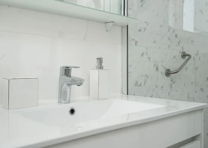 Vista Bonita With Views On The Ocean And The Hills * ポルティマン