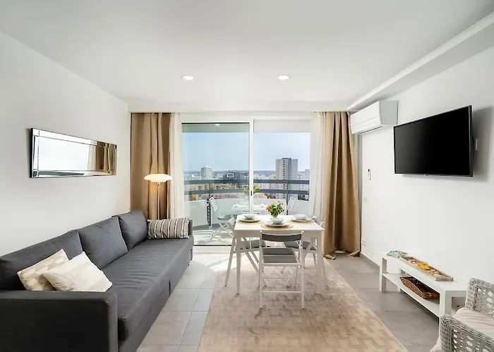 Vista Bonita With Views On The Ocean And The Hills *